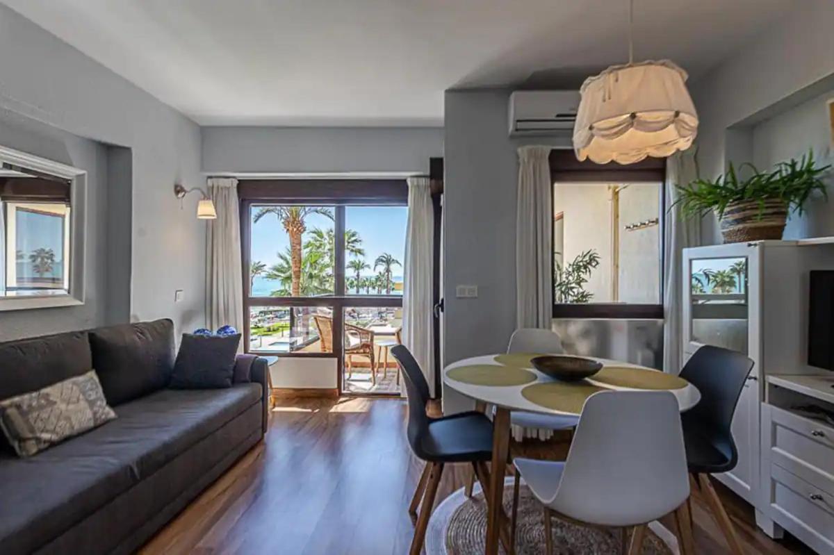Encantador Apartamento En Primera Linea De Playa Benalmadena Exterior photo